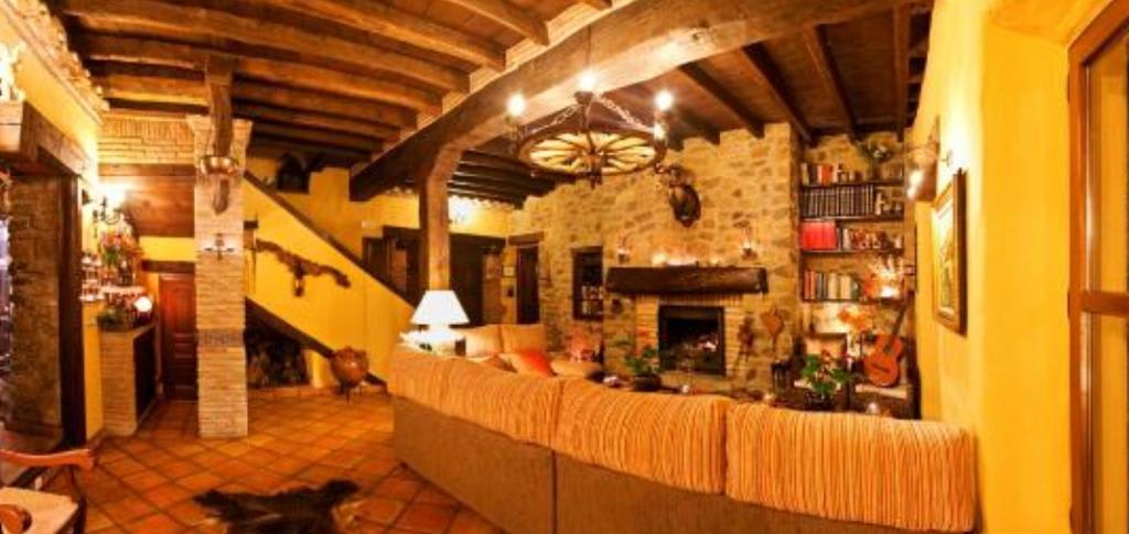 Hotel Los Cantaros