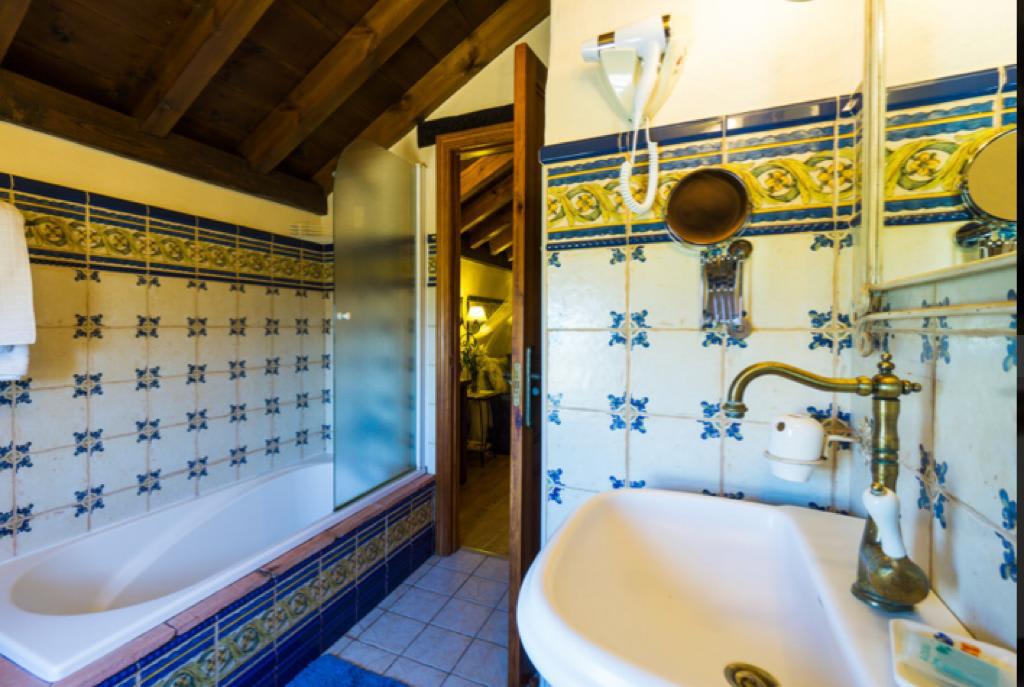 Hotel Los Cantaros