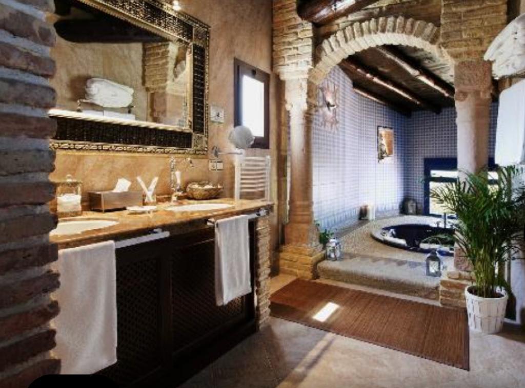 Hotel Los Cantaros